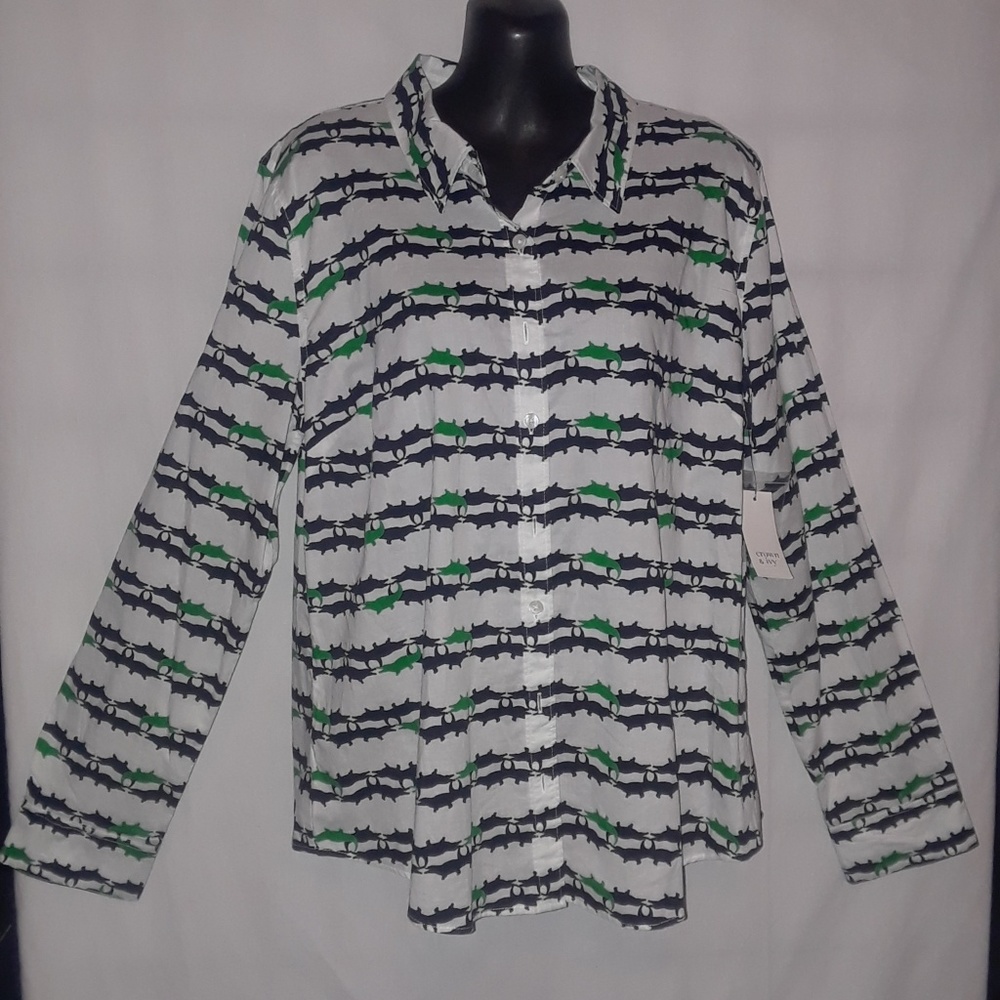 Crown & Ivy Button Down Top